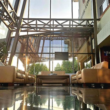 König Hotel Nagykanizsa Exteriör bild